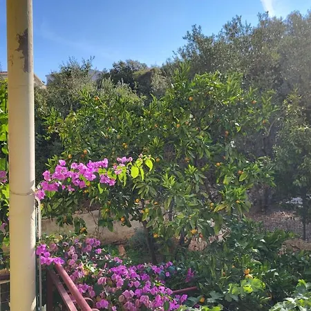 Apartament Lucky Star - 2 Bedroom, Sea View, Gated Yard, Free Parking, Bbq Trogir