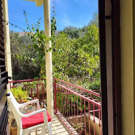 Apartament Lucky Star - 2 Bedroom, Sea View, Gated Yard, Free Parking, Bbq Trogir