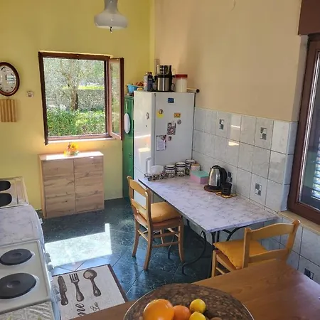 Lucky Star - 2 Bedroom, Sea View, Large Balcony, Free Parking, Bbq * Trogir