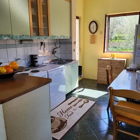 Lucky Star - 2 Bedroom, Sea View, Large Balcony, Free Parking, Bbq * Trogir