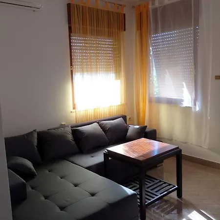 Lucky Star - 2 Bedroom, Sea View, Large Balcony, Free Parking, Bbq Trogir
