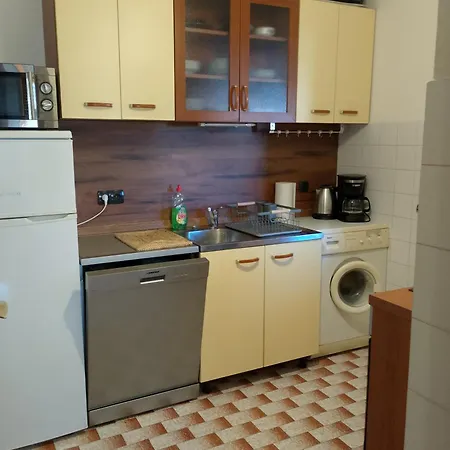 Apartment Lucky Star - 2 Bedroom, Sea View, Gated Yard, Free Parking, Bbq *