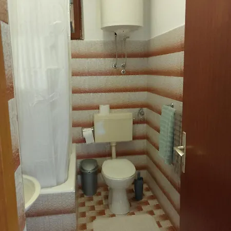 Lucky Star - 2 Bedroom, Sea View, Large Balcony, Free Parking, Bbq *