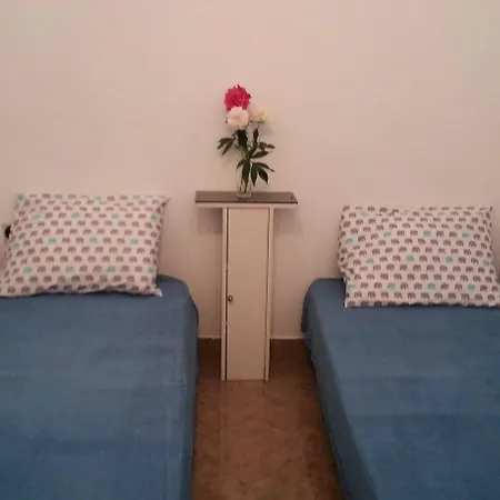 Lucky Star - 2 Bedroom, Sea View, Gated Yard, Free Parking, Bbq * Trogir