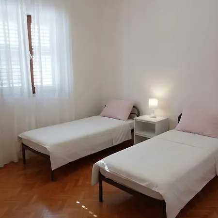 Lucky Star - 2 Bedroom, Sea View, Large Balcony, Free Parking, Bbq Apartamento