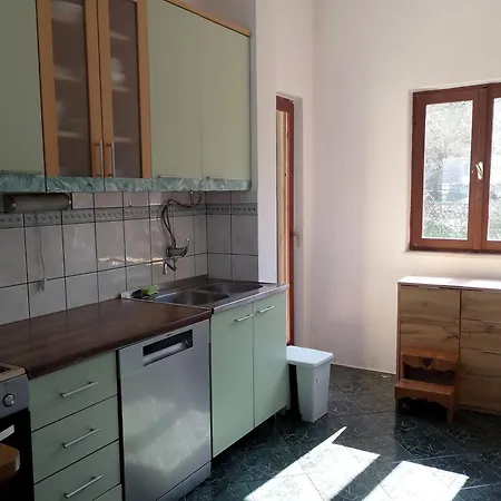 Lucky Star - 2 Bedroom, Sea View, Large Balcony, Free Parking, Bbq Apartamento