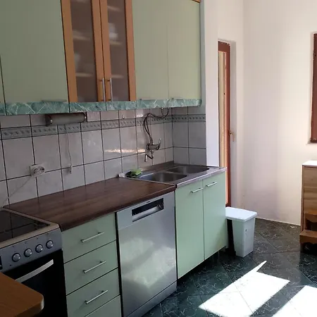 Lucky Star - 2 Bedroom, Sea View, Large Balcony, Free Parking, Bbq Trogir